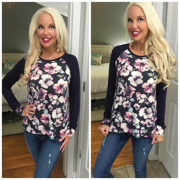 LAST 1! Gorgeous 🌸Navy Floral Contrast Tunic! - Picture 3 of 3